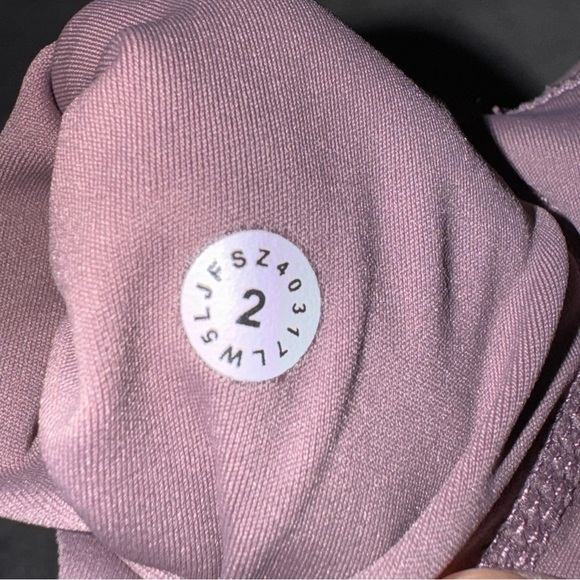 Lululemon Bike Short 6” Size 2 - Picture 6 of 6